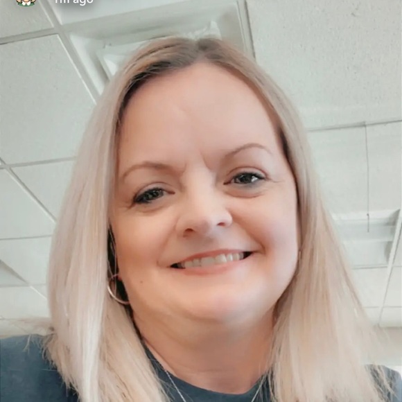 Meet your Posher, Candace - Picture 1 of 1